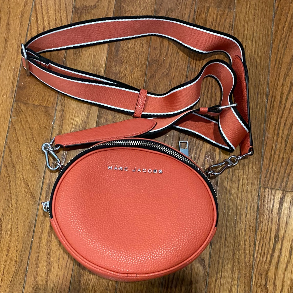 Marc Jacobs Rewind burnt sienna color bag. Only used once